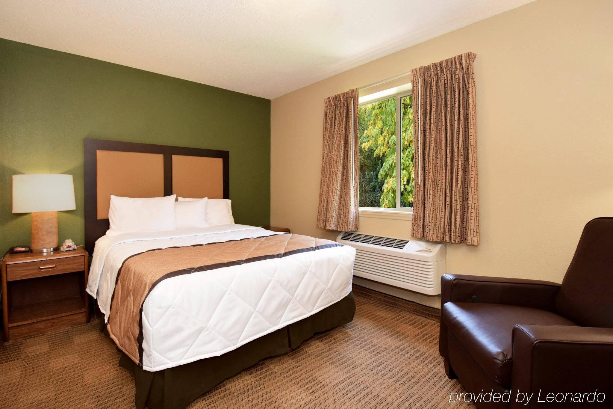 Extended Stay America Select Suites - St Louis - Earth City Exterior photo
